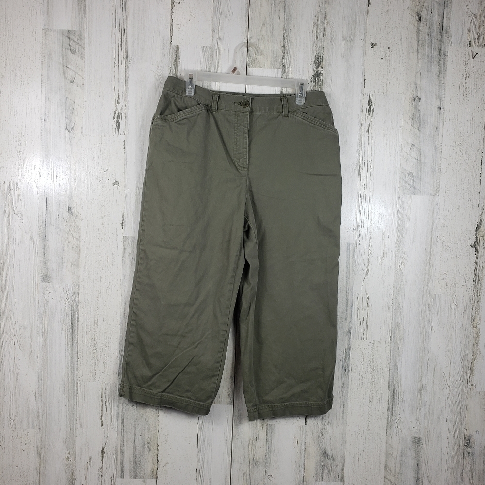 Karen Scott army green capri pants women's size 10